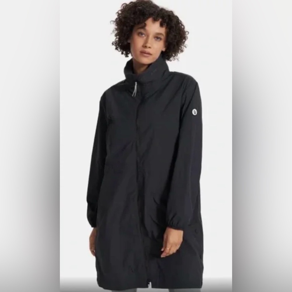 NWOT Vuori Black Airy Anorak Lightweight Jacket in size XS/S